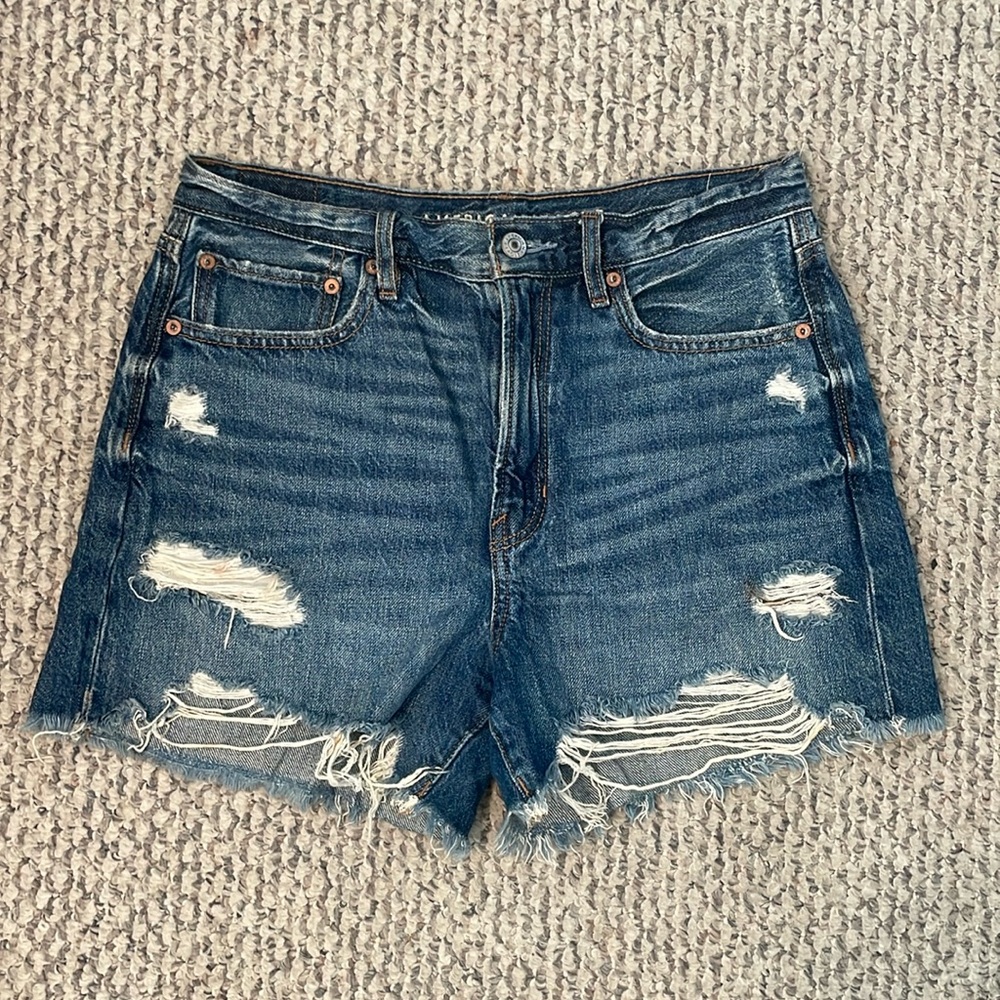 American Eagle 90’s Boyfriend Shorts